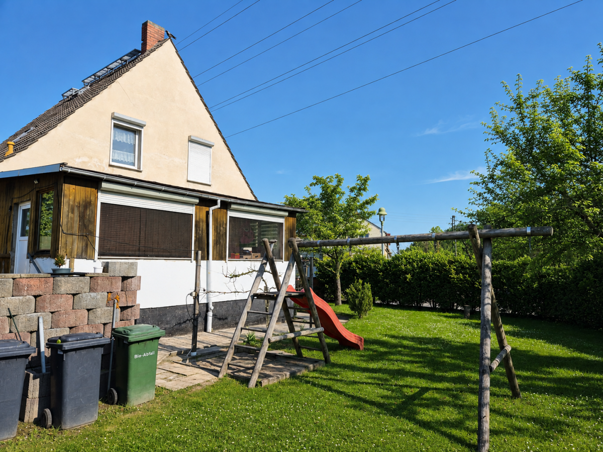 Garten mit Rutsche