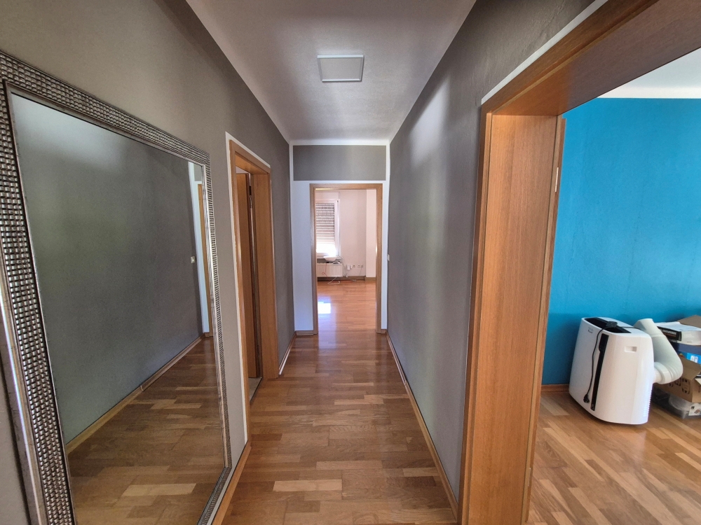 Wohnungsflur OG