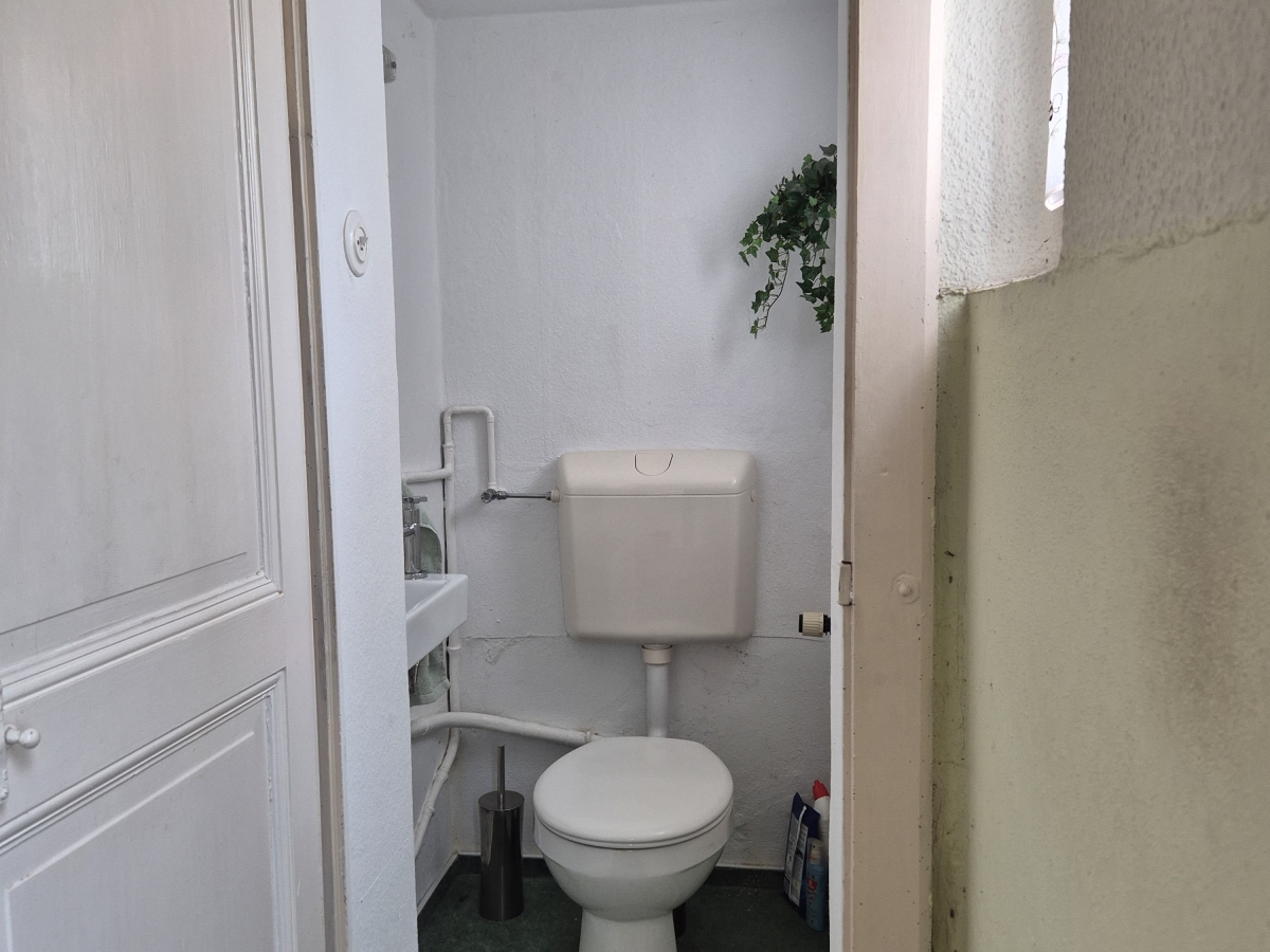 Gäste-WC EG_ASKANIA Immobilien GmbH