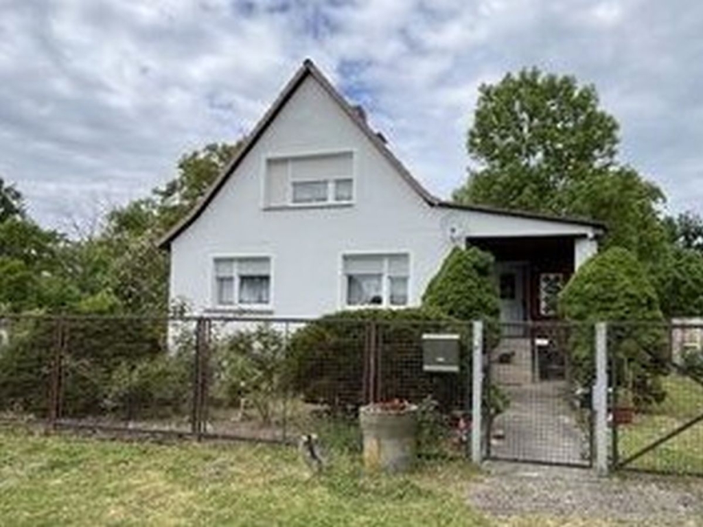 Hausansicht straßenseitig Askania Immobilien
