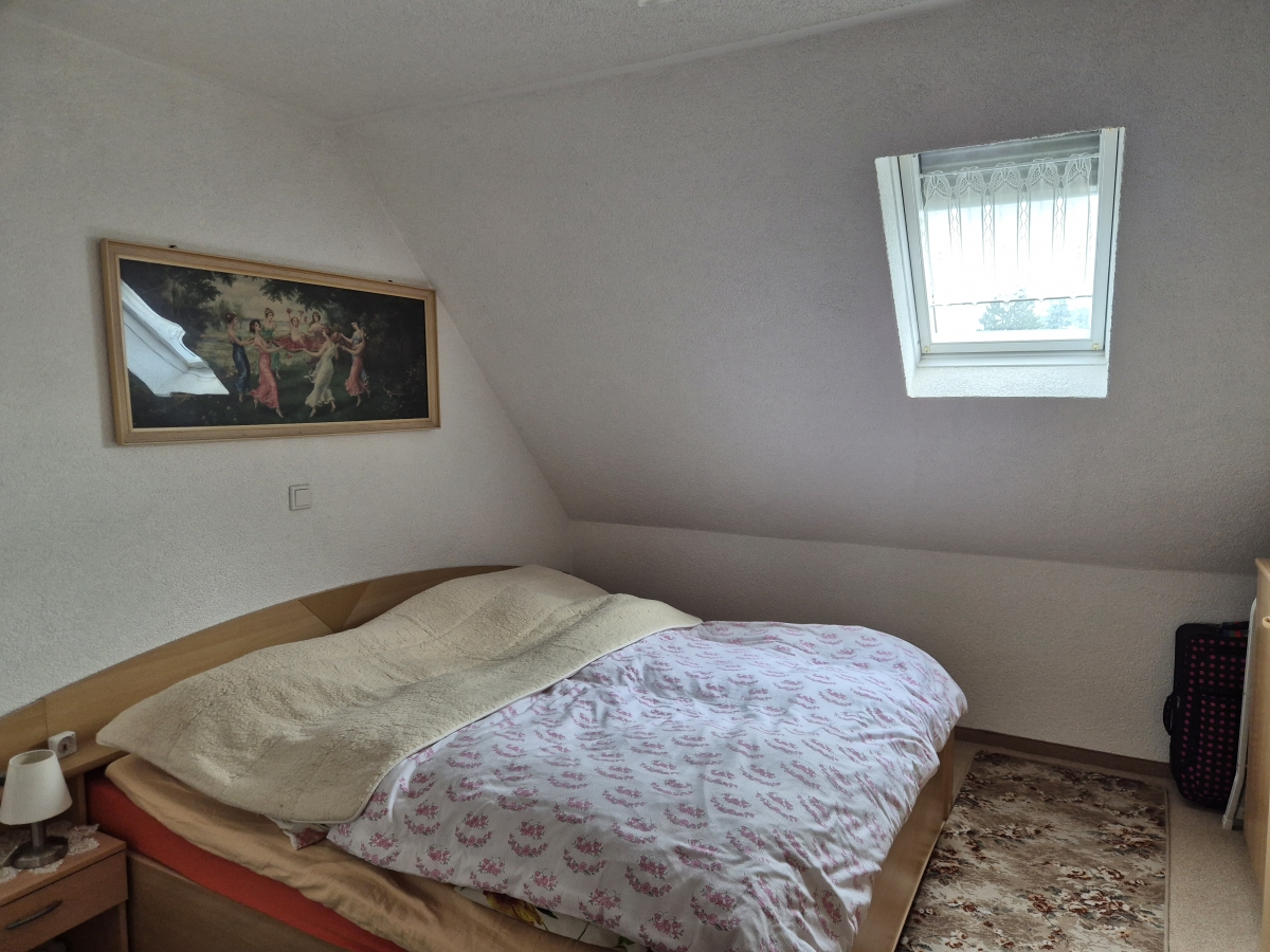 Schlafzimmer DG